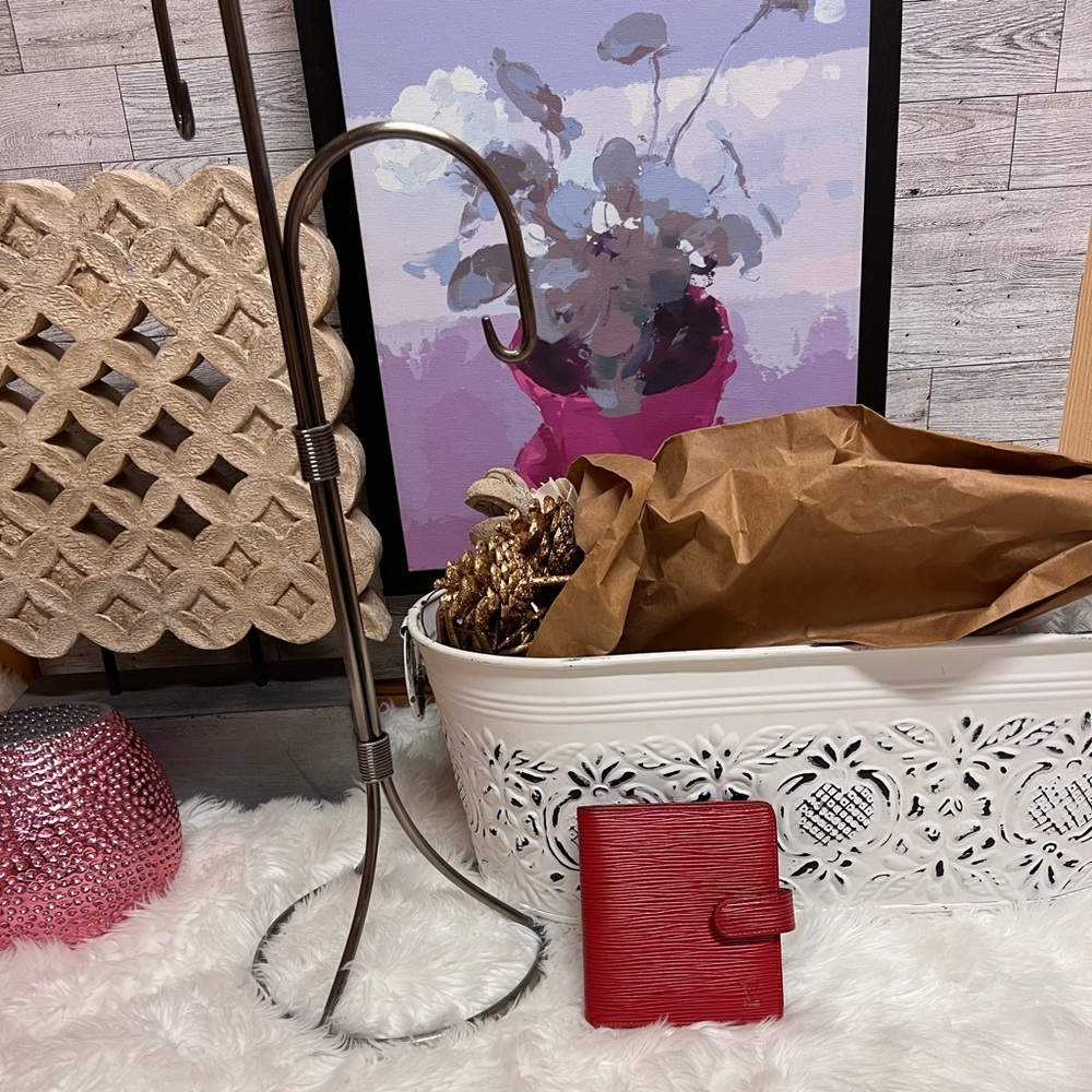💯 Authentic Red LV Epi Wallet​ - Picture 2 of 10